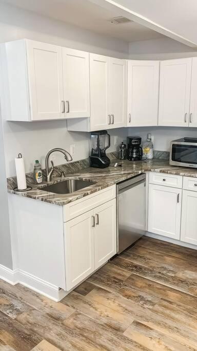 Cozy Modern Apt In The Heart Of Fells Point! Baltimore Buitenkant foto